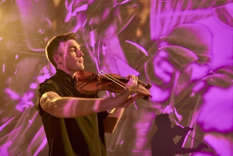 Alexi Kenney, violin Shifting Ground Projection art by Xuan