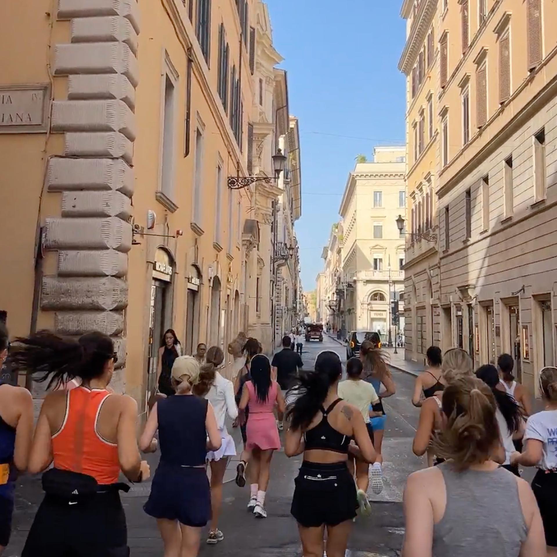 ALO VIA DEL BABUINO: ALO RUNNERS CLUB