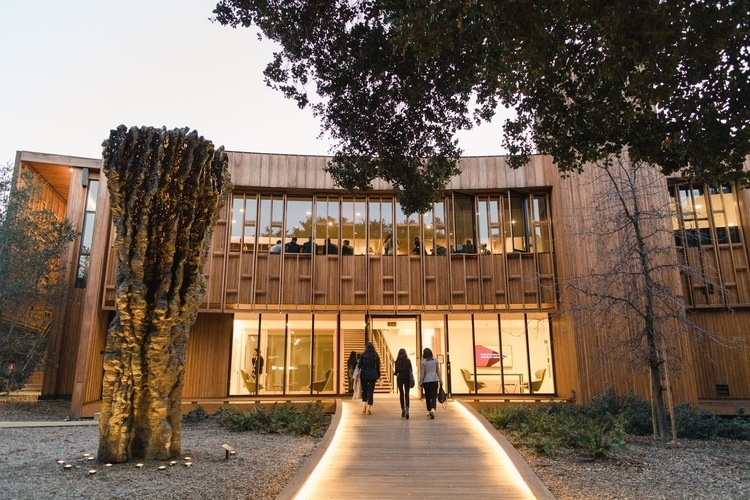 Tour Denning House, home to Knight-Hennessy Scholars